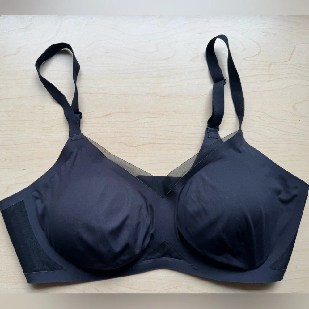 Set of two Honeylove Crossover Bras - Picture 1 of 5